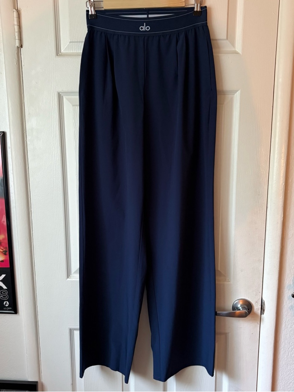 Alo Yoga Suit Up Trouser Navy Blue size small NWOT - Picture 3 of 9